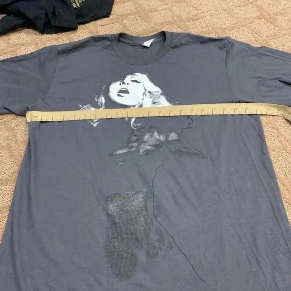 Madonna Sticky & Sweet 2010 Concert  T-Shirt - Picture 4 of 6